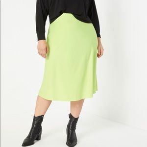 NEW ⭐️ Eloquii satin midi skirt